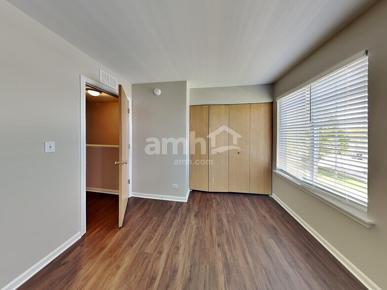 Building Photo - 97 W Amberley Drive