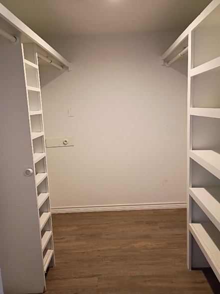 Building Photo - 2152 Moore Ave