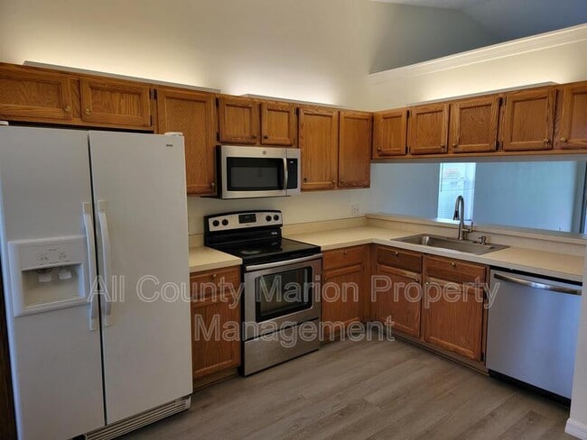 Building Photo - 10484 SW 85th Ct