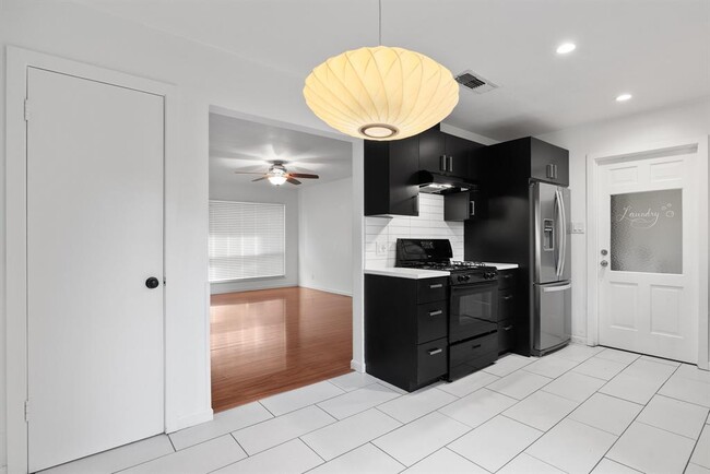 Building Photo - 508 Harway Ct