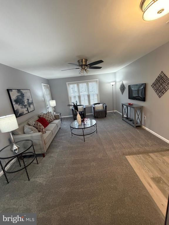 Building Photo - 102 Stonehurst Ct