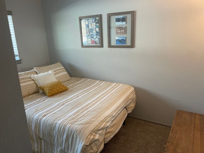 Building Photo - 1144 Maple Dr