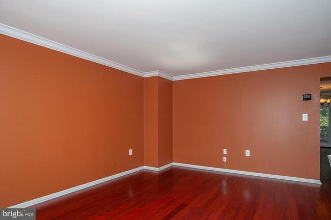 Building Photo - 6158 Old Brentford Ct