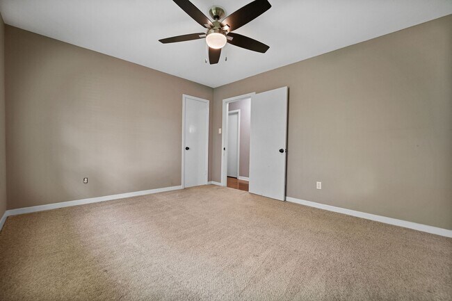 Building Photo - 2210 San Jacinto Dr