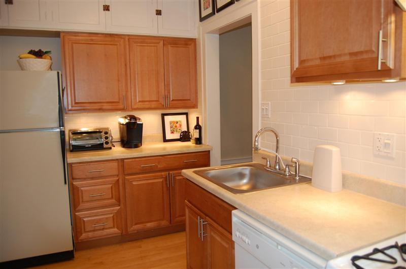 Kitchen - 1112 Grove St