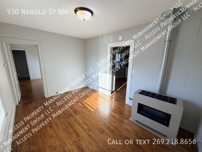Building Photo - 930 Nagold St NW