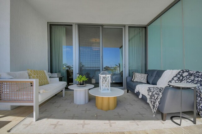 Building Photo - 1116 N Ocean Blvd