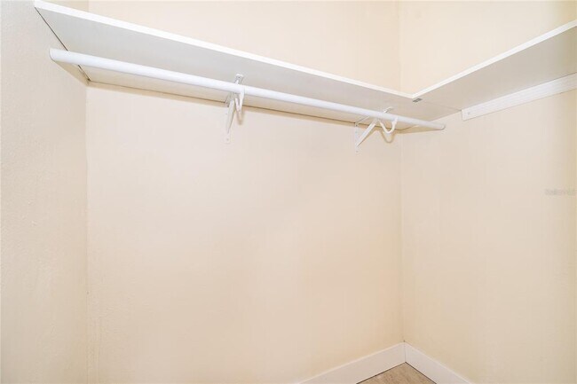 Building Photo - 601 Delaney Park Dr