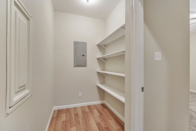 Building Photo - 126 S Regan Mead Cir
