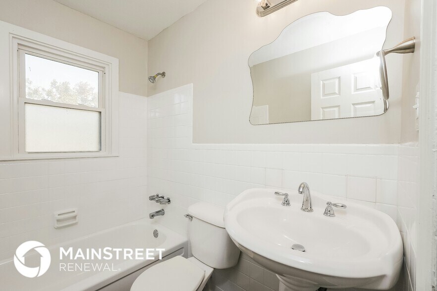 Building Photo - 215 Kim Ct