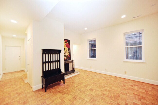 Building Photo - 1221 N St NW