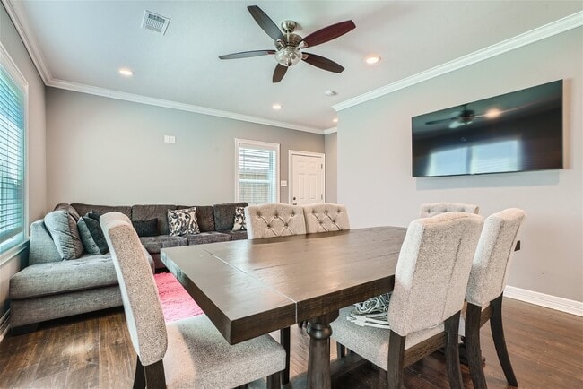 Building Photo - 3801 Oxford St