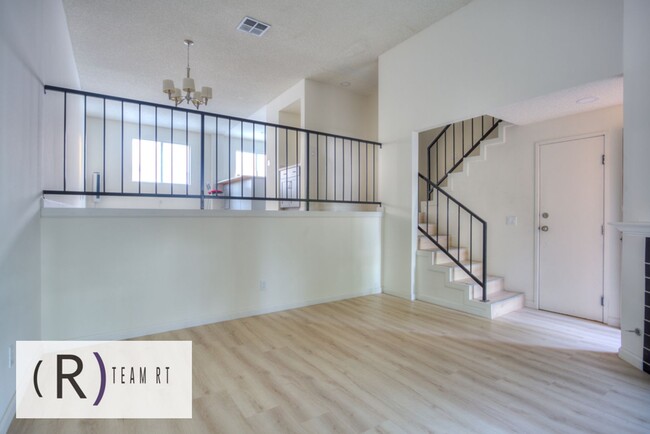 Building Photo - A Newly Renovated Contemporary Condo in Gl...