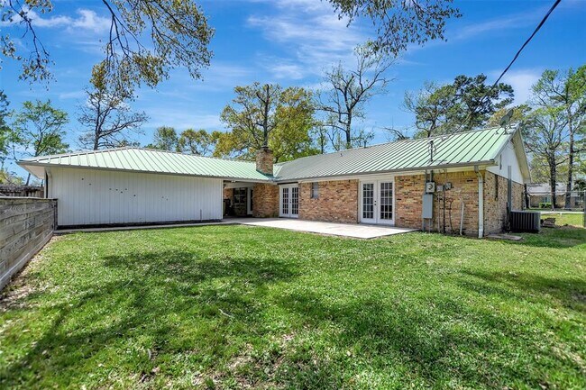Building Photo - 25802 Maplewood Dr