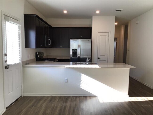 Building Photo - 565 Big Rocky Bend