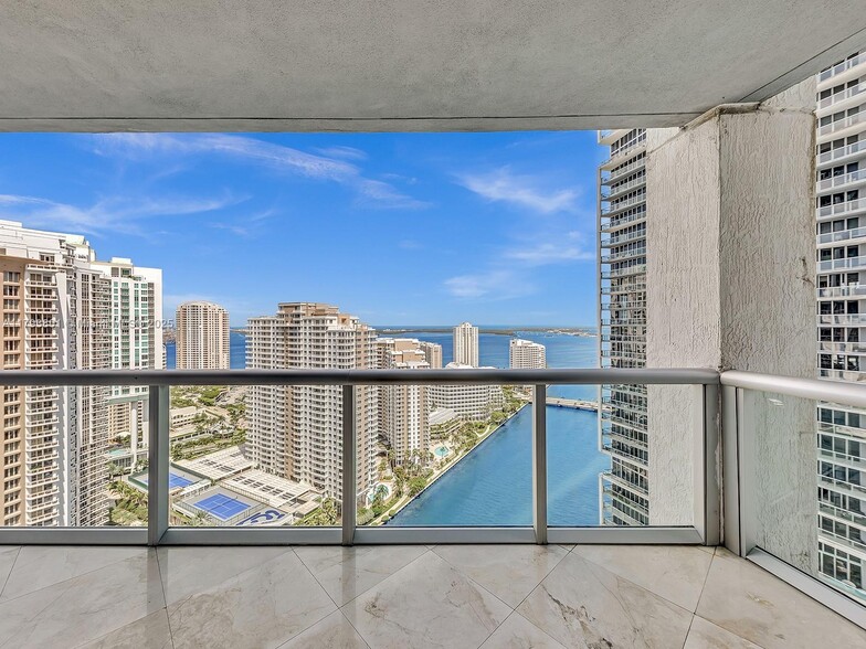 Building Photo - 475 Brickell Ave