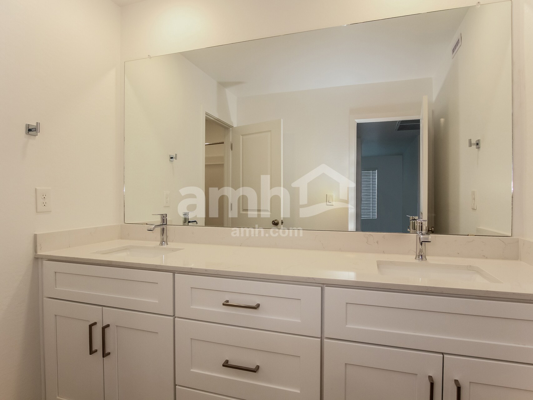 Building Photo - 12631 W Flynn Ln