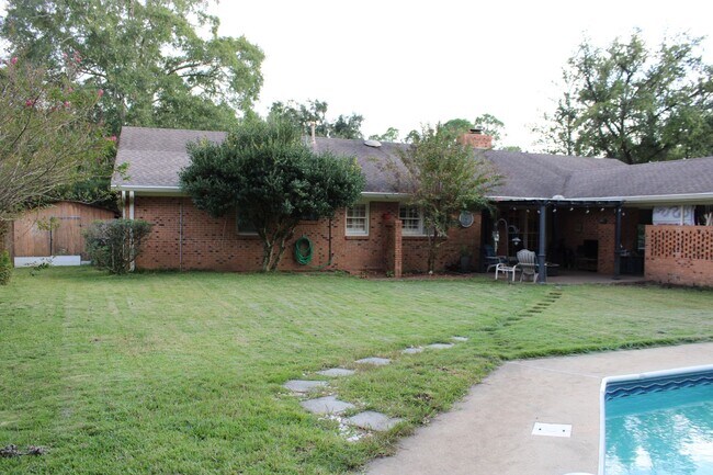 Building Photo - Home for Rent in Montgomery