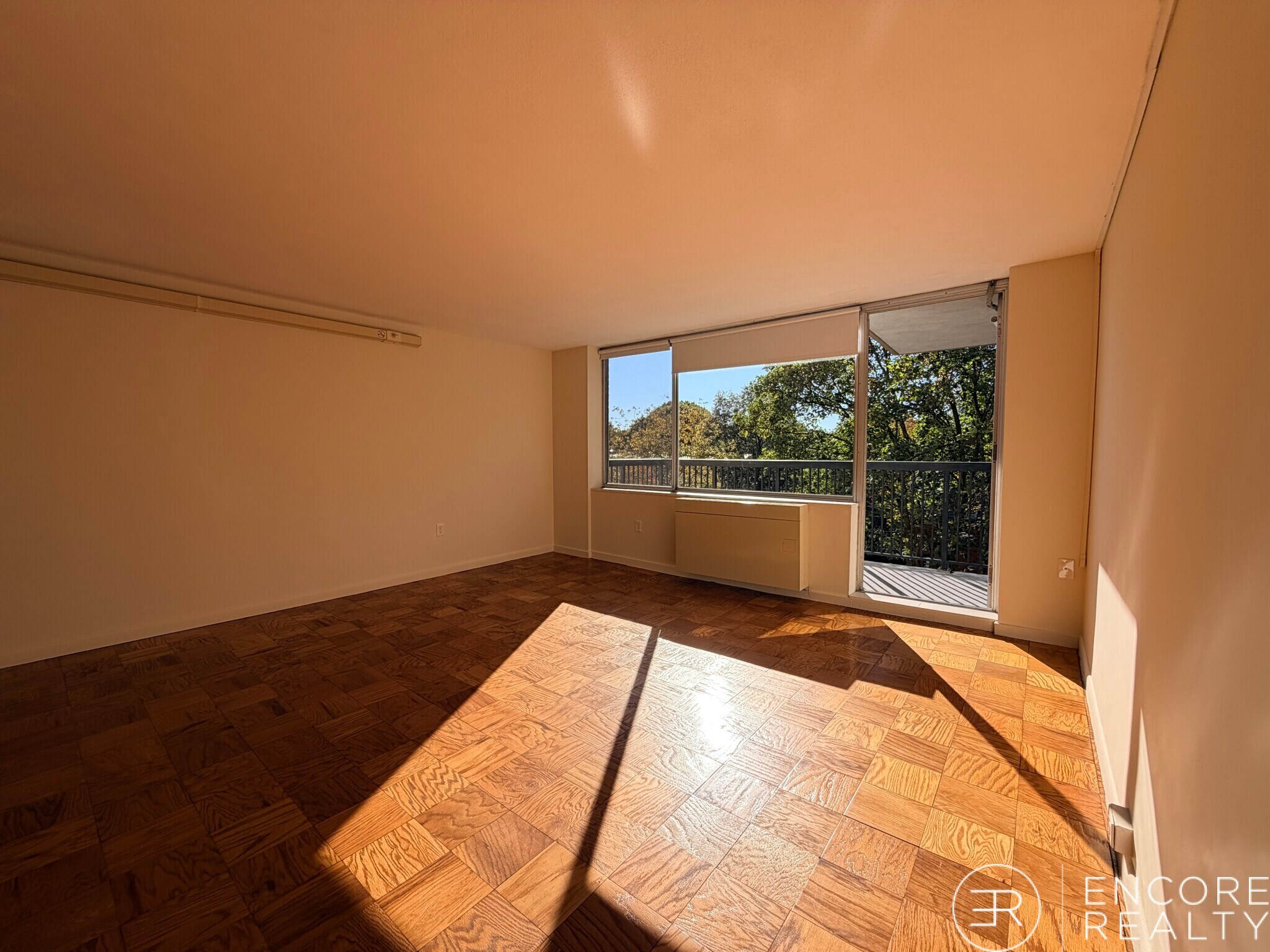 Building Photo - 80 Monmouth St