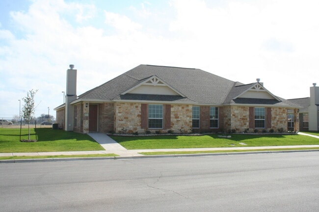 Building Photo - Duplex