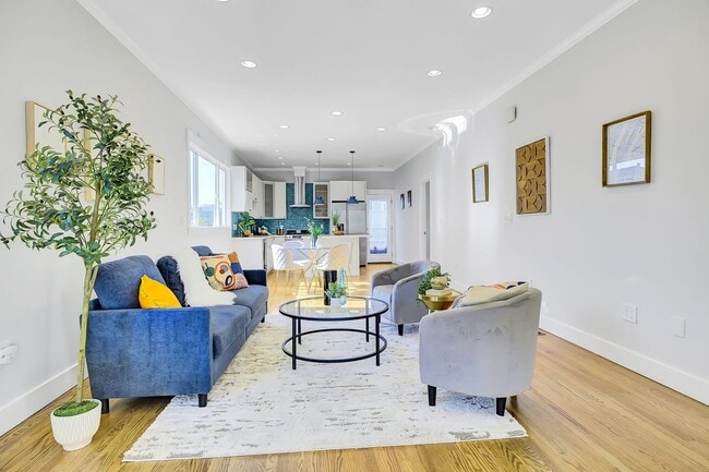 Building Photo - Wonderful House with Huge Deck in an Amazing Location