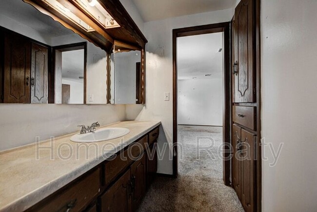Building Photo - 7301 Edenborough Dr