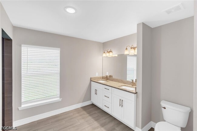 Building Photo - 2605 57th St W