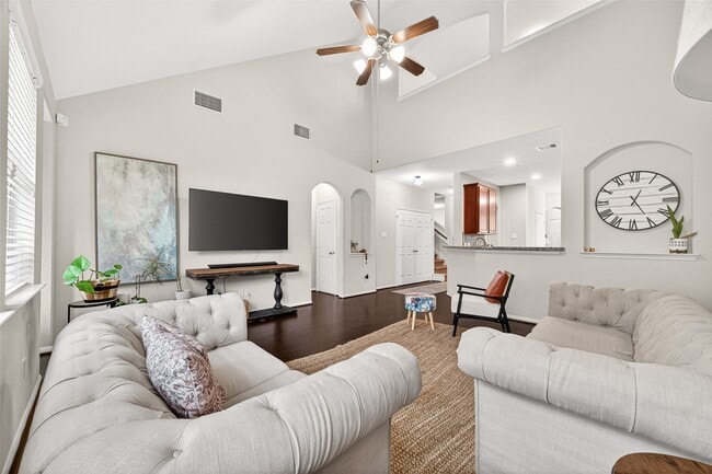 Building Photo - 6503 Wilshire Fern