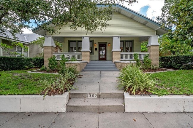 Building Photo - 5207 N Suwanee Ave