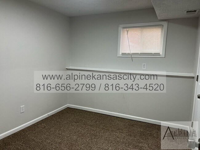 Building Photo - Updated Duplex, Fort Osage School District