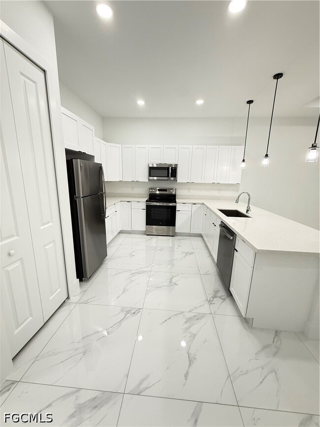 Building Photo - 1253 Columbus Blvd