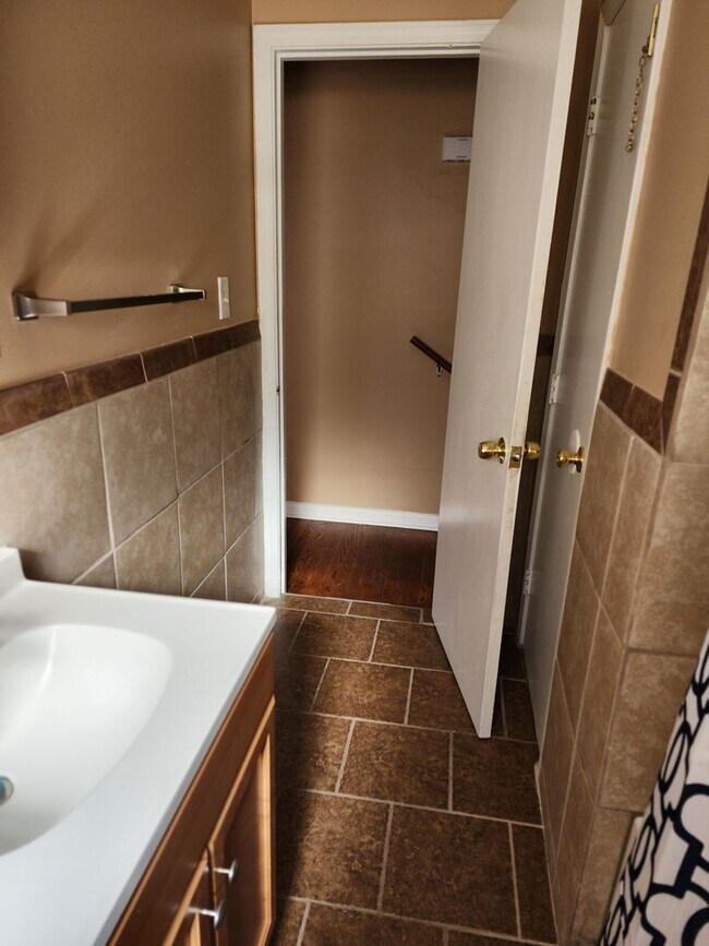 Building Photo - 4306 Shady Villa Dr