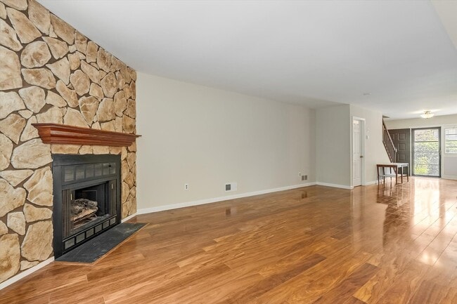 Building Photo - 83 Patriots Rd