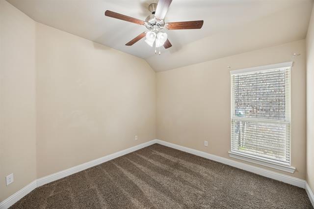 Building Photo - 945 Bluebird Way