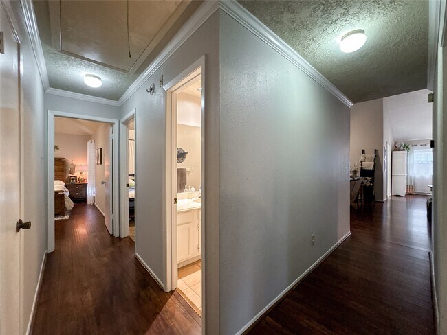 Building Photo - 2909 Laurelridge Dr