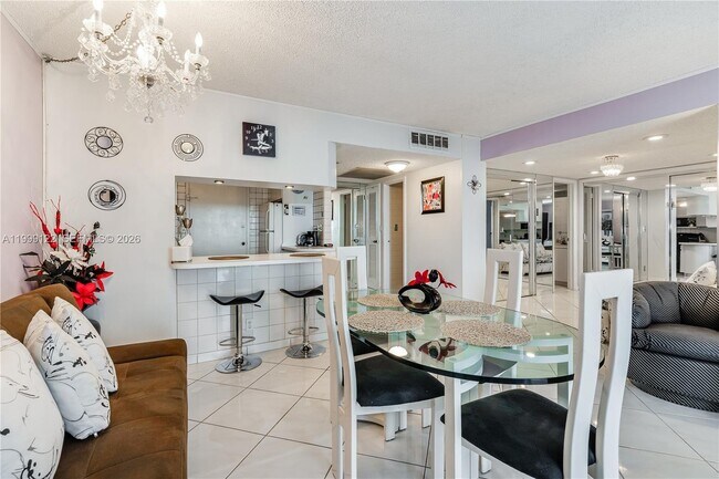 Building Photo - 2030 S Ocean Dr