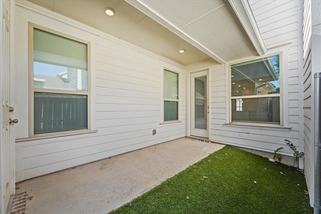 Building Photo - 1045 Thomas Pl
