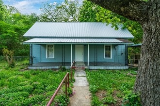 Building Photo - Move-In Ready House for Rent in Talladega!...