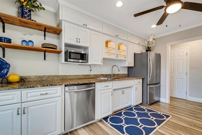 Building Photo - 1824 Roanoke Ave