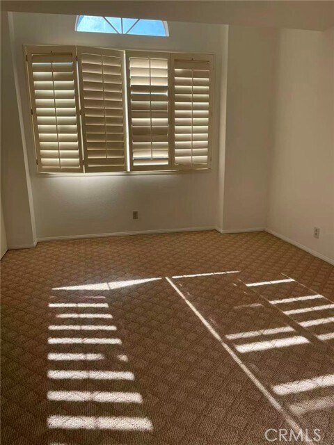 Building Photo - 15 Springbrook Rd