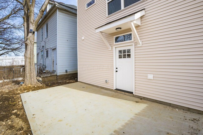Building Photo - 55 Brehl Ave
