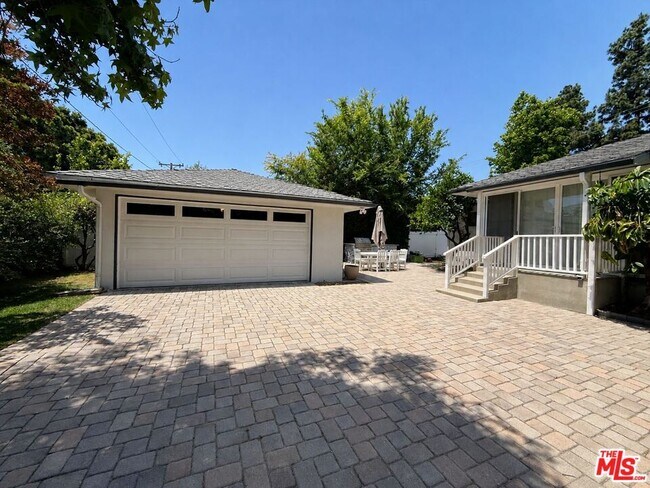 Building Photo - 1796 E Mendocino St