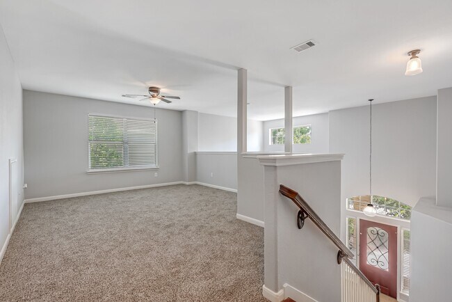 Building Photo - 146 Black Swan Pl