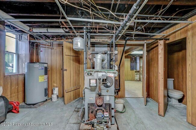 Building Photo - 814 S Webster Ave