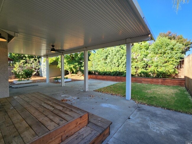 Building Photo - 354 Shamrock Ct