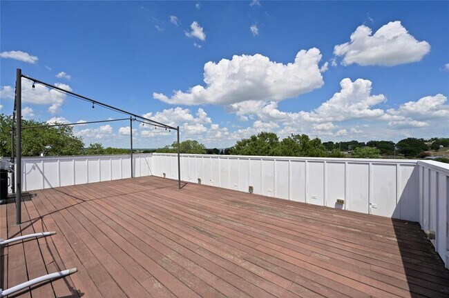 Building Photo - 1208 Woodland Ave