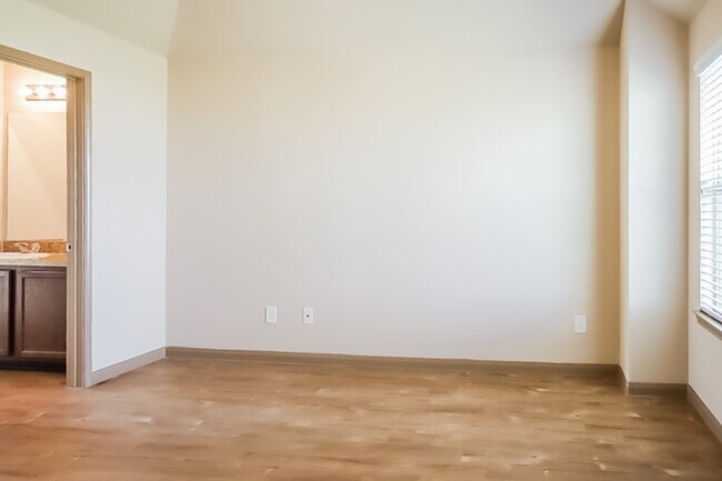 Building Photo - 5303 Long Arbor Ln