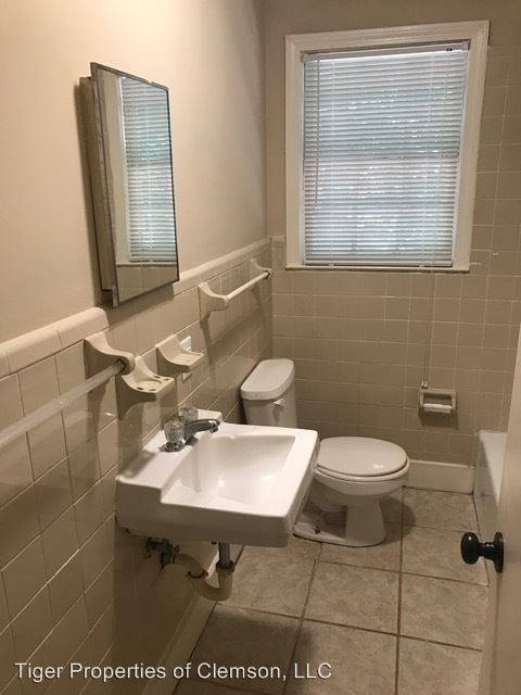 Building Photo - 218 Cochran Rd