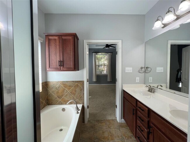 Building Photo - 11400 W Parmer Ln