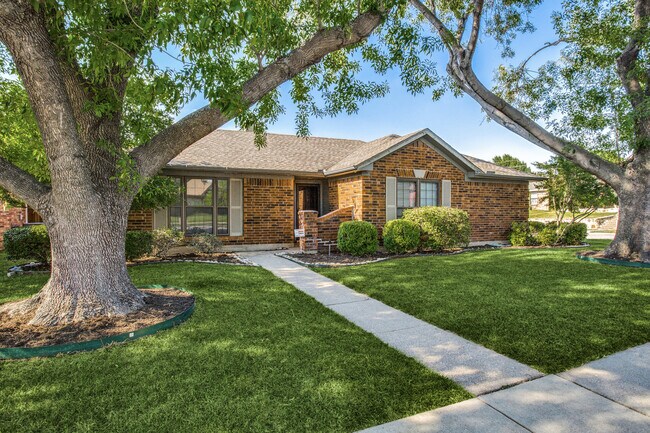 Building Photo - 3 Bedroom in Coppell - Large Trees and Fenced Yard